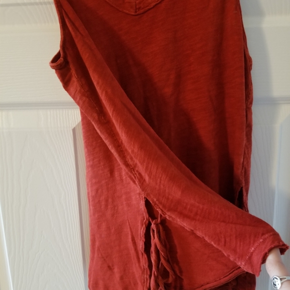 Universal Thread Split Side Tank - Picture 2 of 3